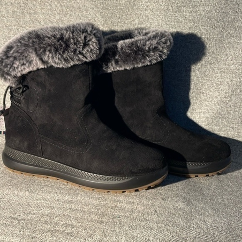 Flexus Snowbird Boots. NWT
